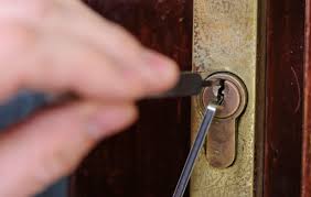 ouvrir une porte sans la clef