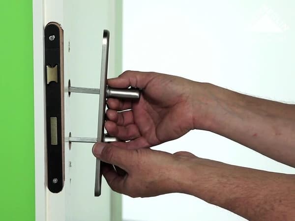 changer barillet porte fenetre pvc