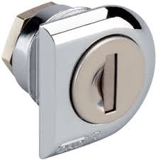 changement serrure boite aux lettres locataire